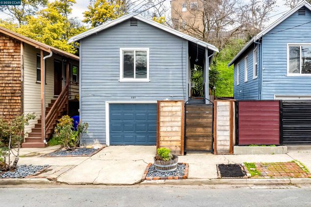 832 Mariposa Ave