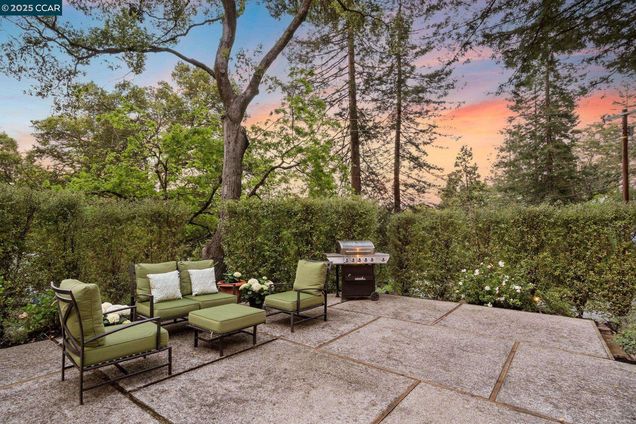19 Vallecito Ln Orinda, CA House Sold - Photo 1 of 30. Opens carousel modal
