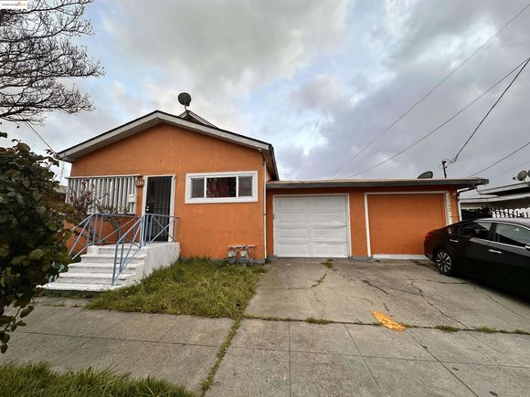 1342 Garvin Ave Richmond, CA Multifamily Pending - Photo 1 of 25. Opens carousel modal