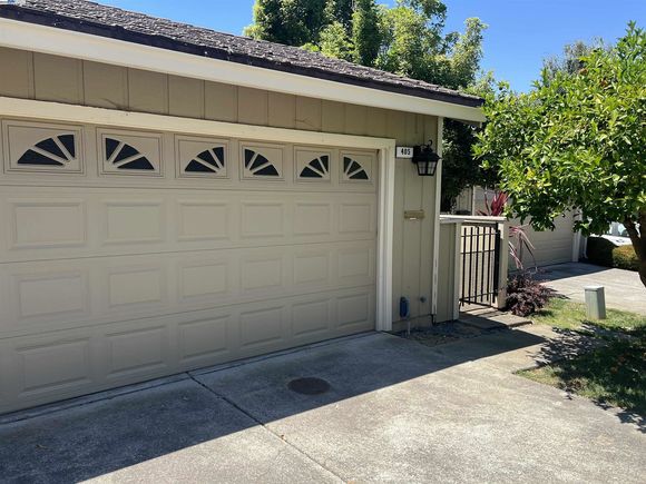 405 Thistle Cir