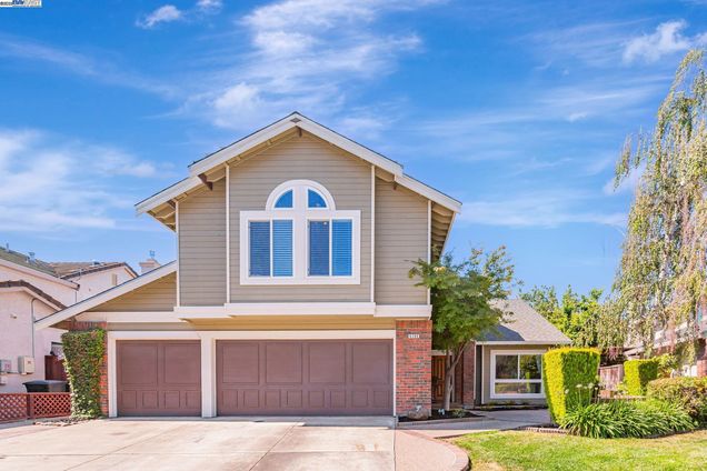 6386 Paseo Santa Maria Pleasanton, CA House Pending - Photo 1 of 42. Opens carousel modal
