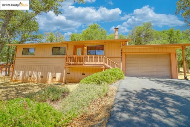 12811 Cresthaven Drive