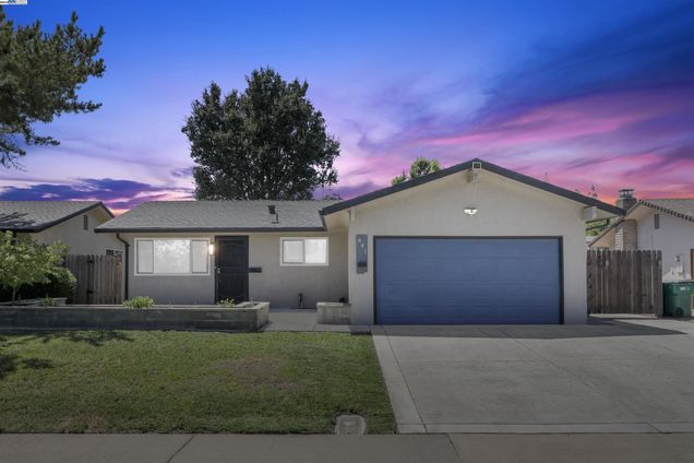641 Tahoe Dr Lodi, CA House Active - Photo 1 of 25. Opens carousel modal