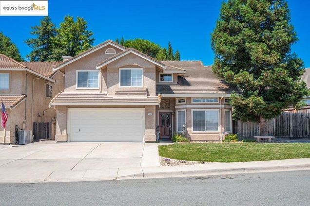 1003 Linda Vista Way