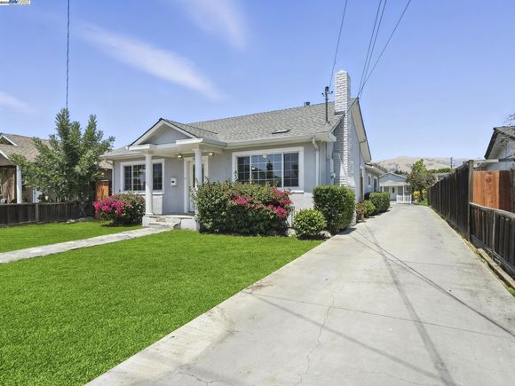 80 Pickford Ave