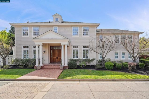 3 Brooktree Dr