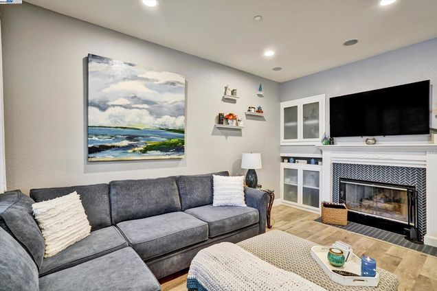 211 Wildrose Cmn Unit 3 Livermore, CA Condo Active - Photo 1 of 32. Opens carousel modal