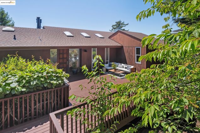 120 Hill Rd
