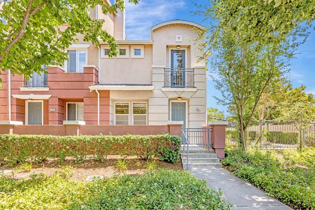 722 City Walk Pl Unit 1