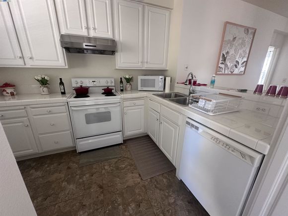 1 Crescent Way Unit 1402