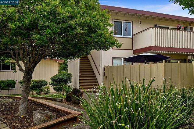 2180 Geary Rd Unit 20