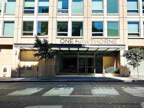 1 Hawthorne Unit 14C