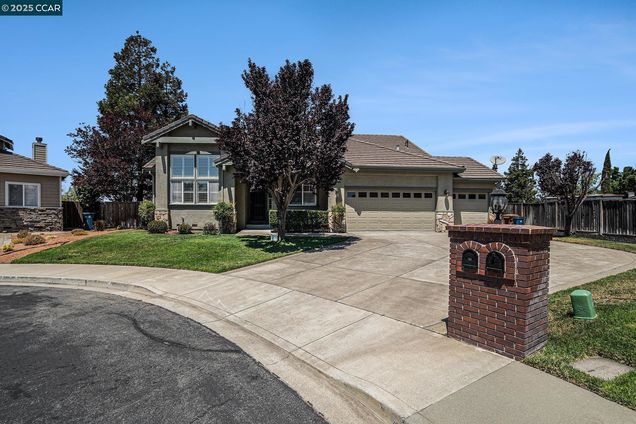 121 St Nazaire Ct