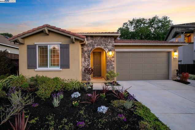 505 Tananger Heights Ct