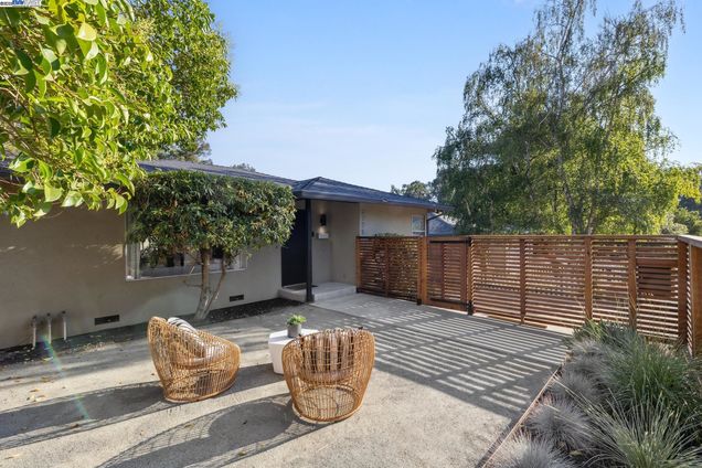 2775 Hansen Rd