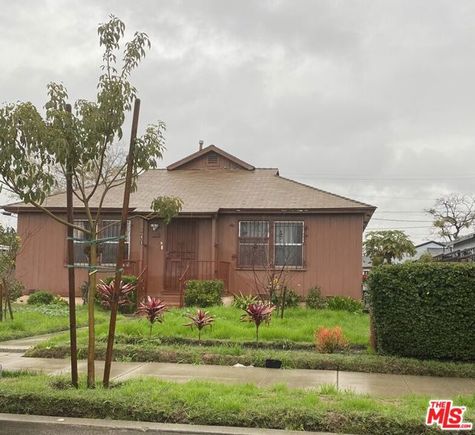 941 E Imperial Highway