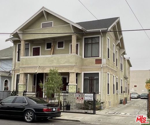 134 E 31st Street Los Angeles, CA Multifamily Sold - Photo 1 of 10. Opens carousel modal