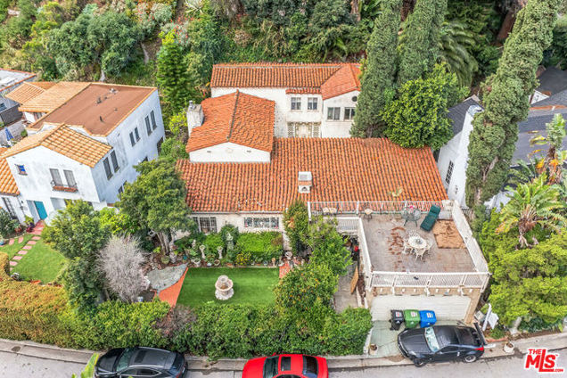 1527 N Beverly Drive Beverly Hills, CA House Sold - Photo 1 of 39. Opens carousel modal