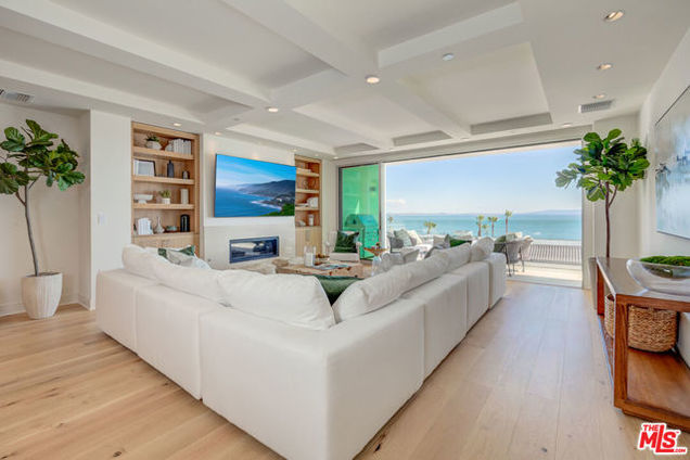 17325 Castellammare Drive Unit 405 Pacific Palisades (los Angeles), CA Condo Active - Photo 1 of 23. Opens carousel modal