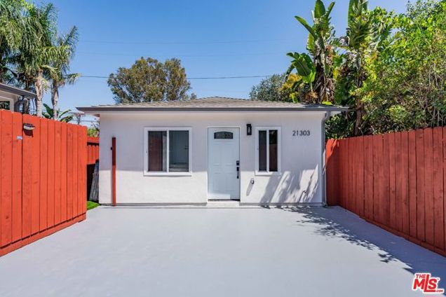 21303 Celes Street Woodland Hills (los Angeles), CA Apartment Active - Photo 1 of 9. Opens carousel modal