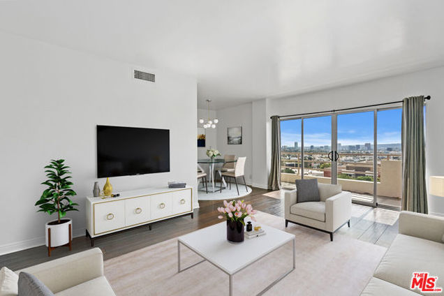 1131 Alta Loma Road Unit 305