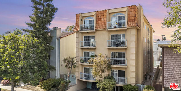 1871 Greenfield Avenue Unit 301