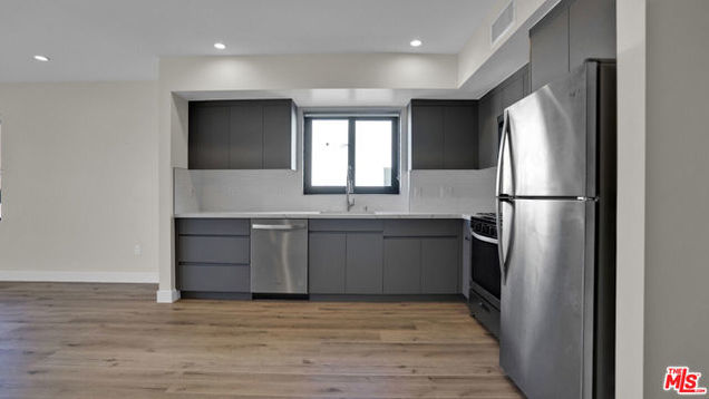 846 S Mariposa Avenue Unit 702 Los Angeles, CA Condo Active - Photo 1 of 15. Opens carousel modal