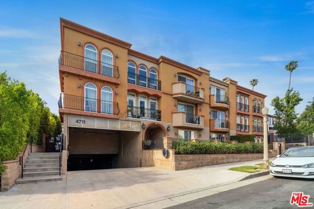 4711 Ambrose Avenue Unit 303