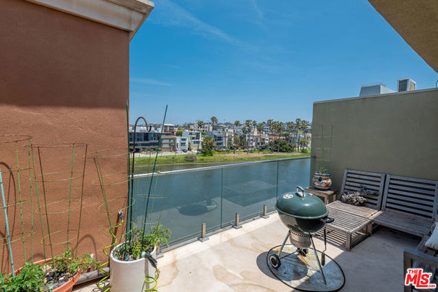 6400 Pacific Avenue Unit 308 Playa Del Rey (los Angeles), CA Condo Active - Photo 1 of 23. Opens carousel modal