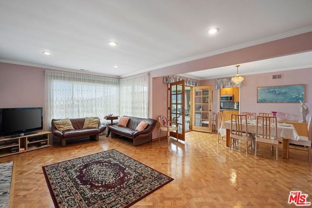 1114 23rd Street Unit 4