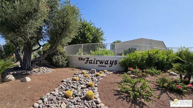 5920 Paradise Plaza