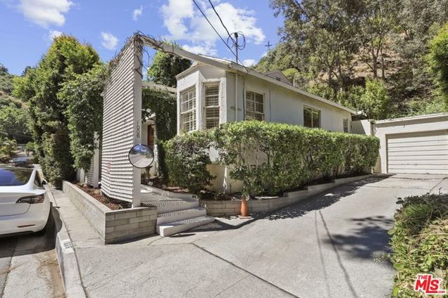 1006 N Beverly Glen Boulevard