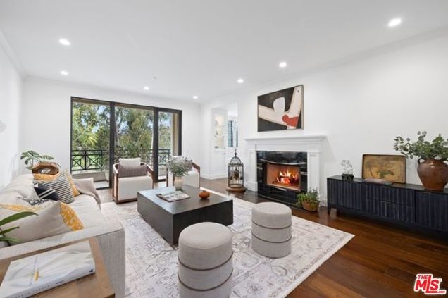 12218 Montana Avenue Unit 302