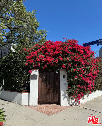 1400 N Sycamore Avenue