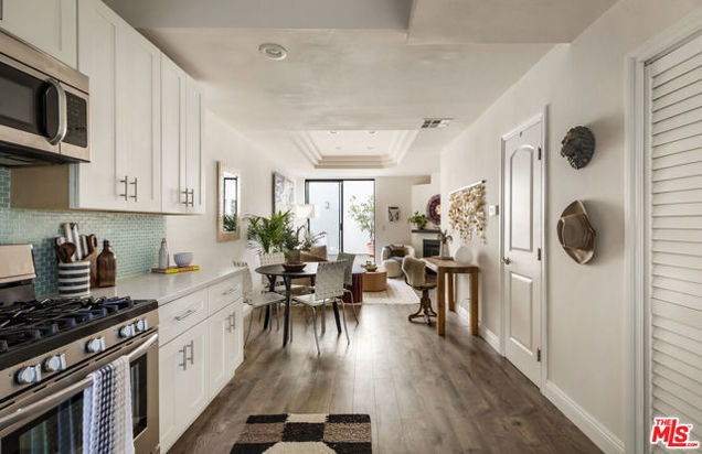 2500 Abbot Kinney Boulevard Unit 25