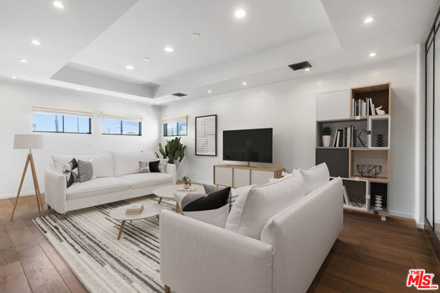 2016 Lincoln Boulevard Venice (los Angeles), CA Condo Active - Photo 1 of 24. Opens carousel modal