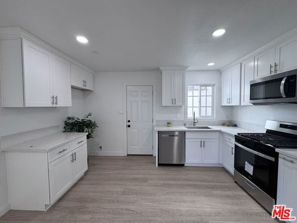 618 W 6th Street Unit 618 Long Beach, CA Apartment Active - Photo 1 of 20. Opens carousel modal
