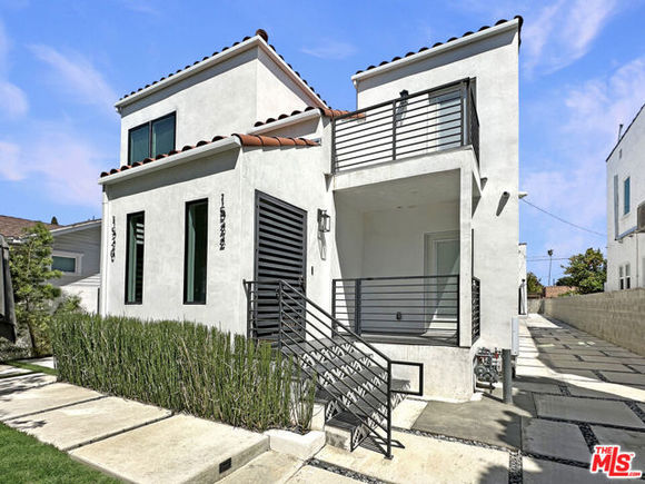 1522 S Burnside Avenue Los Angeles, CA House Active - Photo 1 of 17. Opens carousel modal