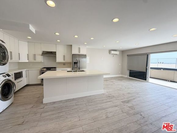 6955 Trolleyway Playa Del Rey (los Angeles), CA Condo Active - Photo 1 of 20. Opens carousel modal