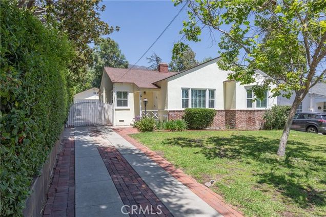 620 S Bel Aire Drive Burbank, CA House Active - Photo 1 of 44. Opens carousel modal