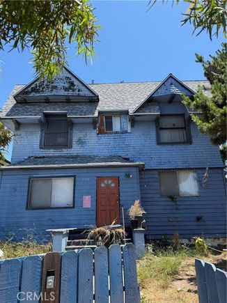 2722 S La Salle Avenue Los Angeles, CA House Contingent - Photo 1 of 29. Opens carousel modal