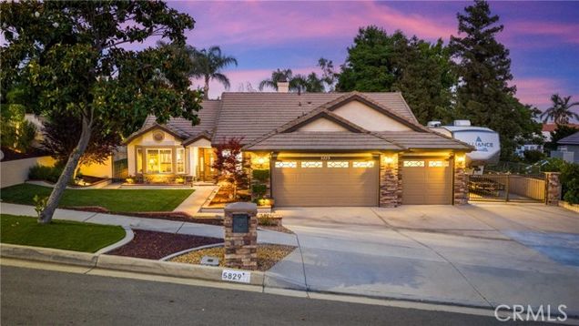 5829 Zapata Place