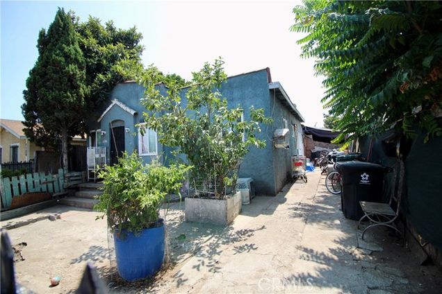 1124 E 76th Place