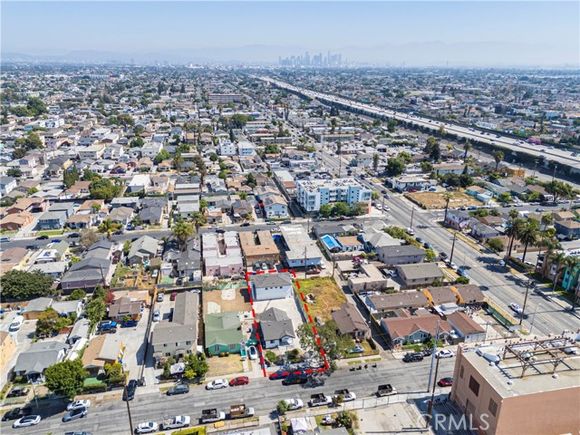 523 W 78th Los Angeles, CA House Active - Photo 1 of 14. Opens carousel modal