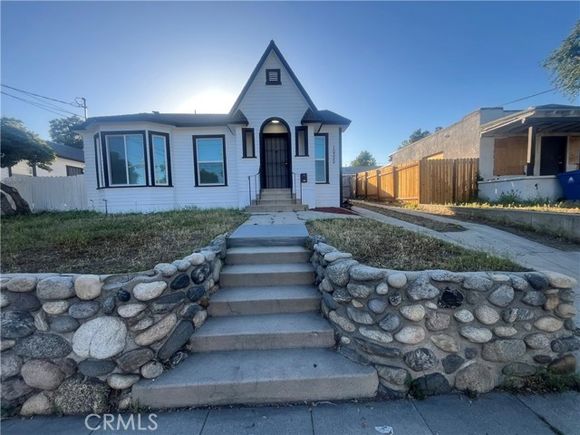 10322 Plainview Avenue Tujunga (los Angeles), CA House Active - Photo 1 of 18. Opens carousel modal