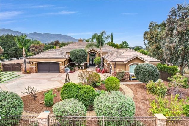 2480 Oak Avenue Corona, CA House Active - Photo 1 of 60. Opens carousel modal