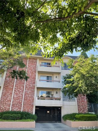 241 S Reeves Drive Unit 302