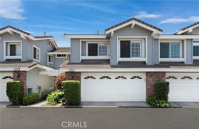 2342 Aspen Street Tustin, CA Condo Sold - Photo 1 of 32. Opens carousel modal