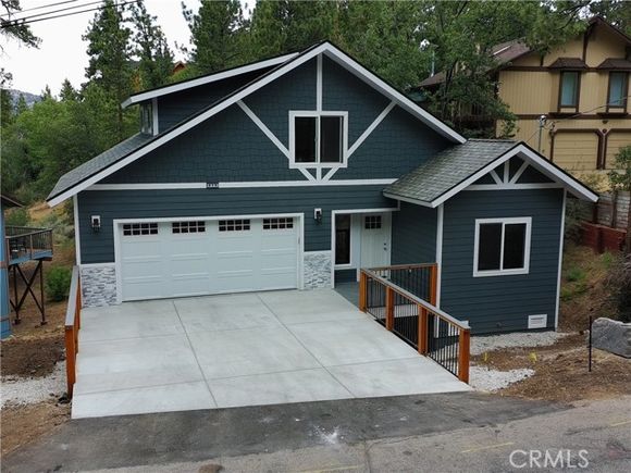 810 Villa Grove Avenue