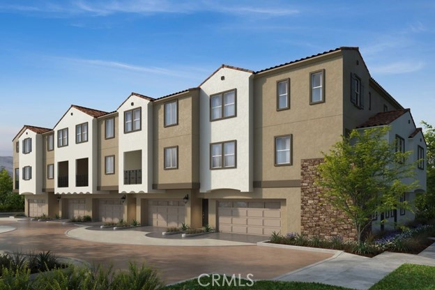 2430 E Lincoln Avenue Unit 4